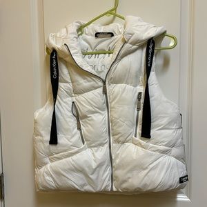 Calvin Klein Performance white cropped Vest NWT medium with hood